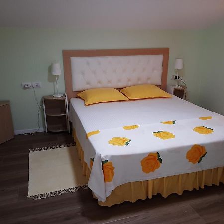 Villa Leyland Голем Екстериор снимка