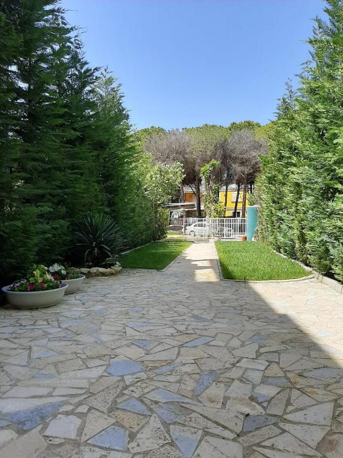 Villa Leyland Голем Екстериор снимка